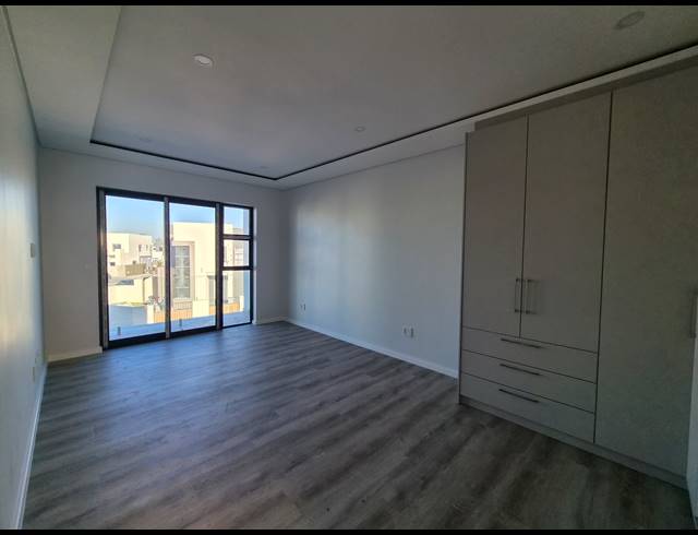 4 BEDROOM HOUSE FOR SALE IN SANDOWN